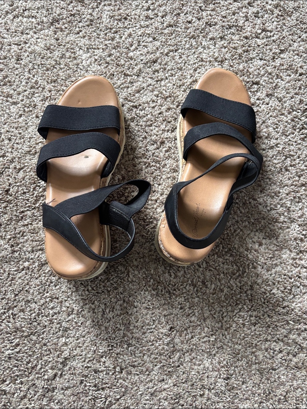 Universal Thread Black Strappy Platform Sandals